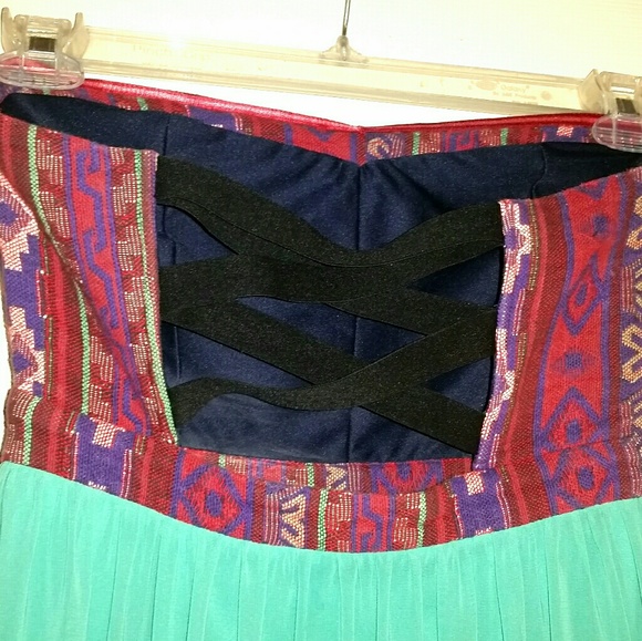 Abbeline Aztec Maxi Dress - Picture 3 of 4